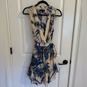 Banana Republic Blue and Cream Floral Print Wrap Dress in Size Small (NWT)